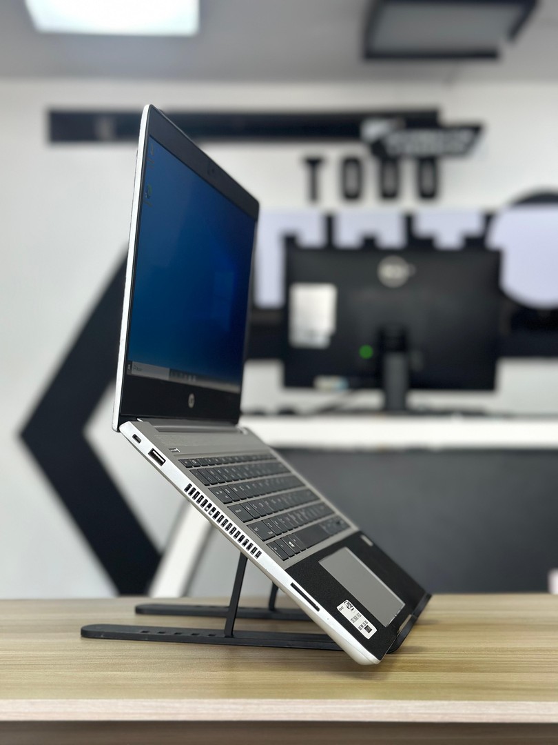 computadoras y laptops - Hp i3 10ma generacion 430 G7 3