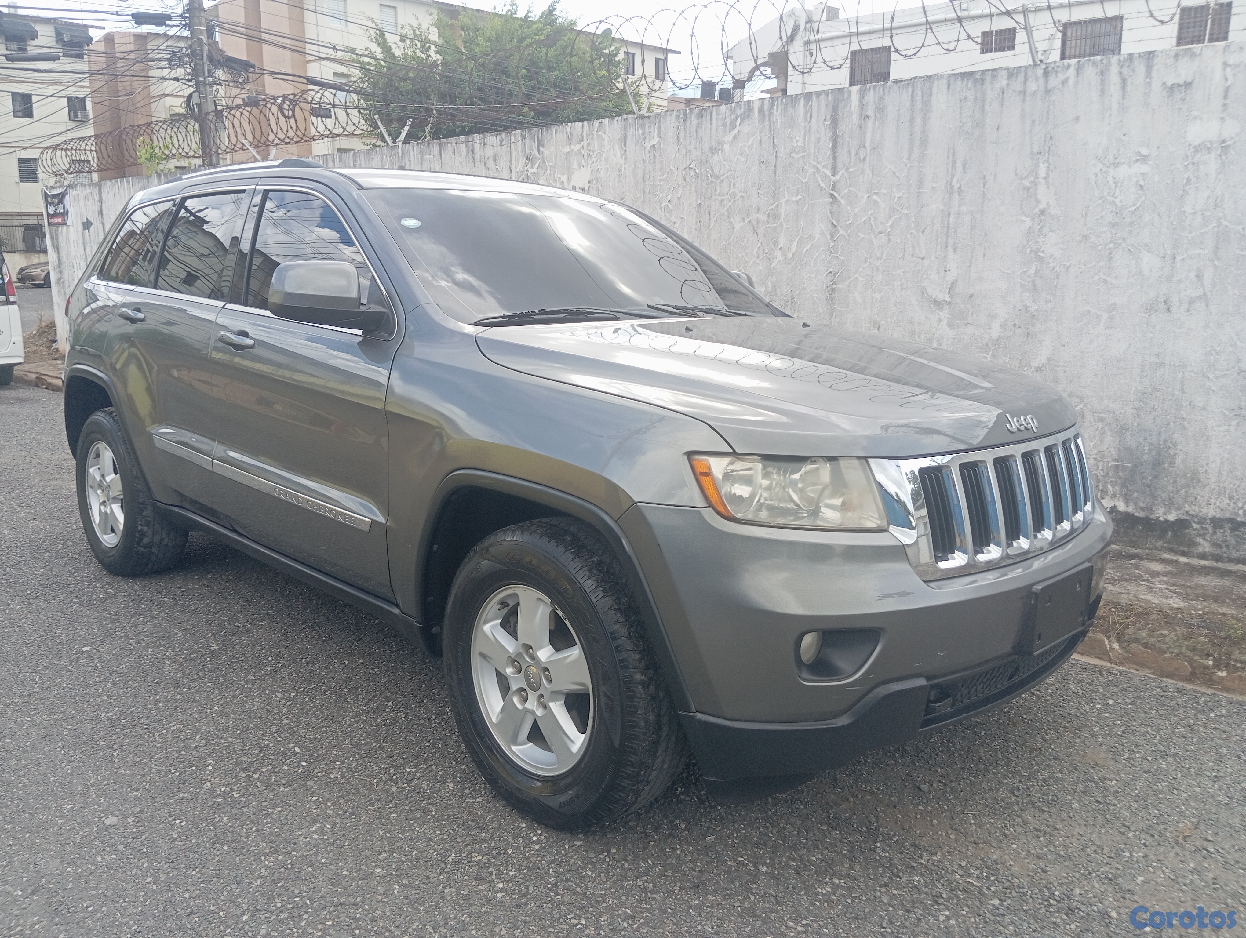 jeepetas y camionetas - Jeep Gran Cherokee 2012 en excelentes condiciones 1
