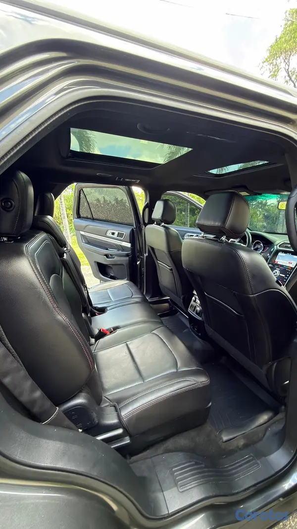 jeepetas y camionetas - Ford Explorer Sport 4x4 2017 Tres filas de asiento 7