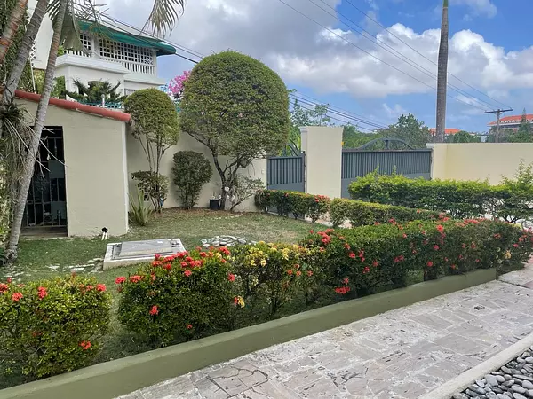 casas - Vendo casa en  Arroyo Hondo lll 10