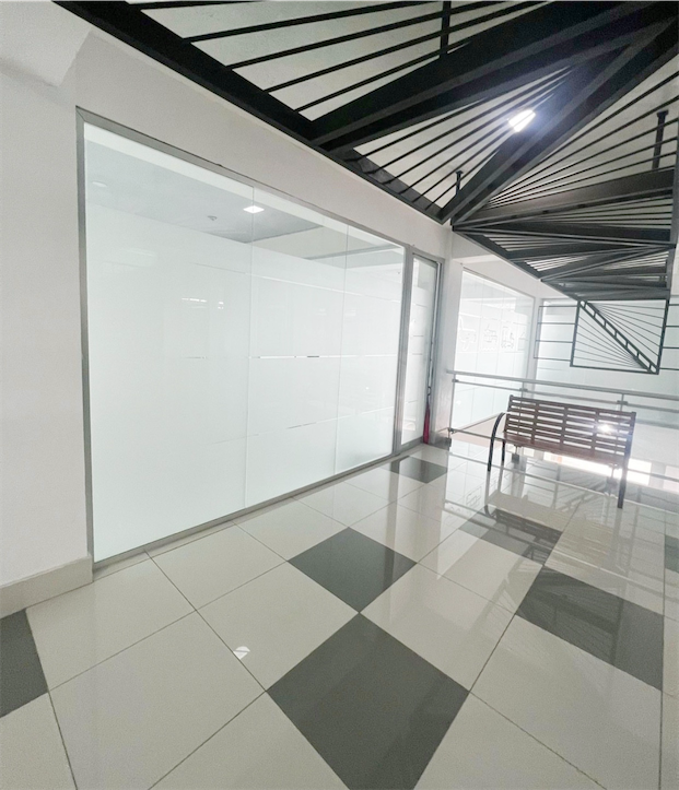 oficinas y locales comerciales - Local comercial en la Castellana 2