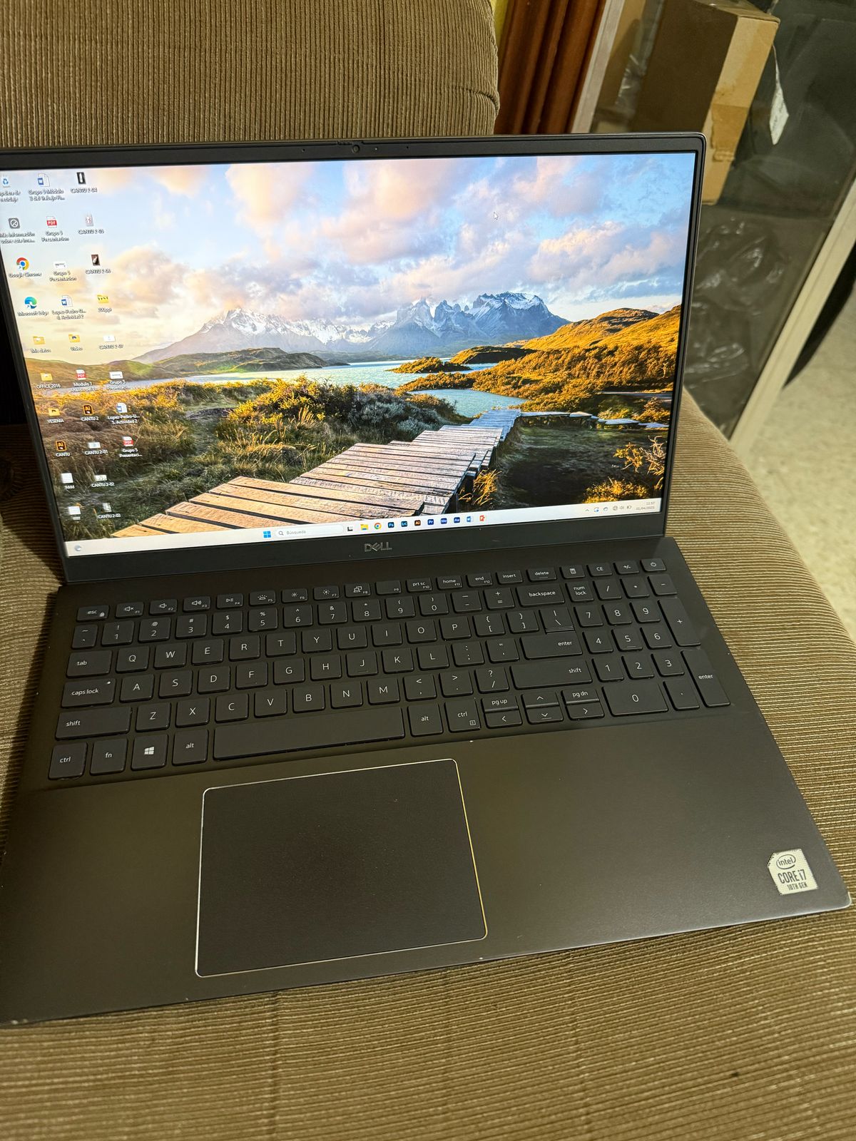 computadoras y laptops - Dell Vostro 15 5501 Core i7 10ma gen oportunidad