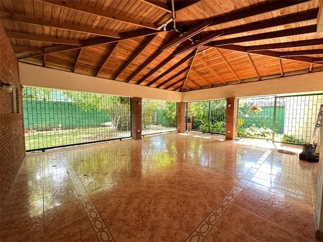 oficinas y locales comerciales - Excelente casa comercial 5