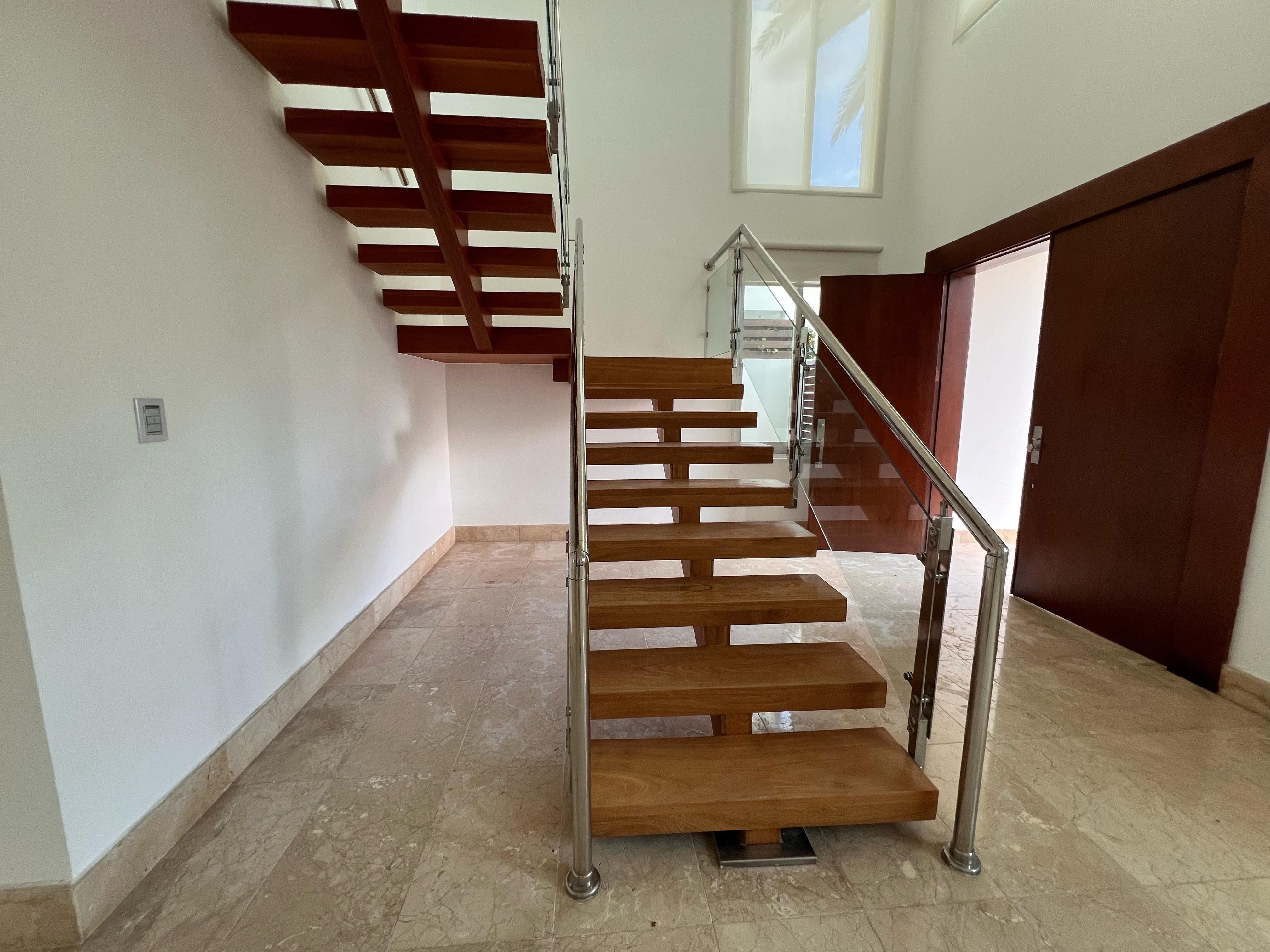 casas - CASA EN VENTA EN LAS CARMELITAS. 4