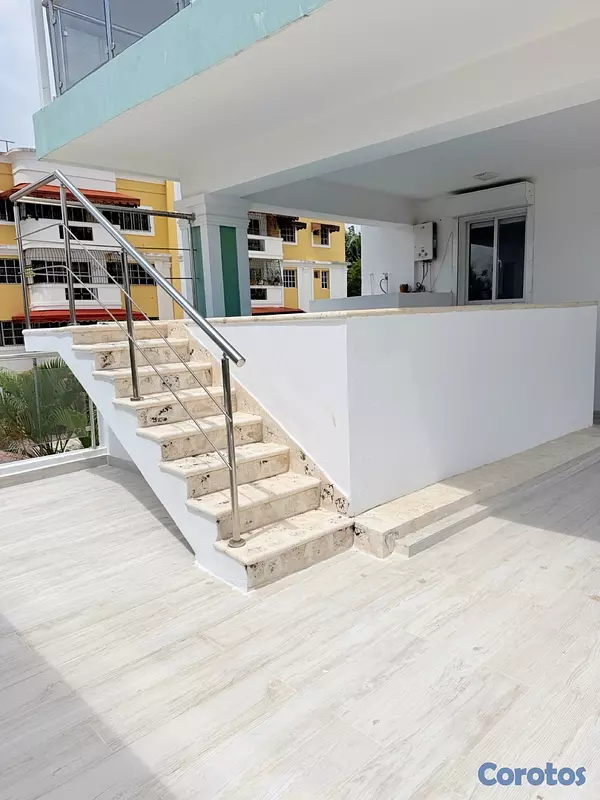 apartamentos - venta de apartamento 2do piso con 260mts y piscina en autopista de san isidro  7