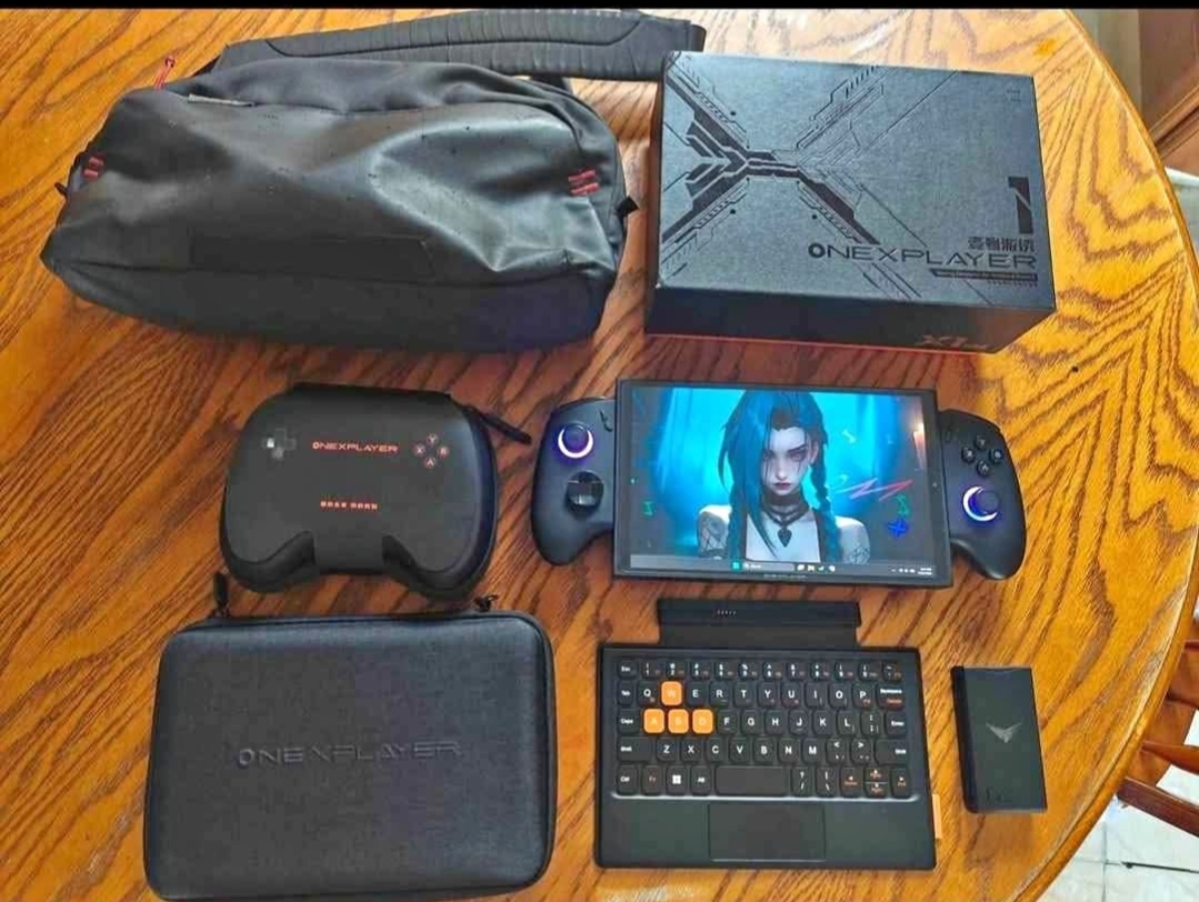 consolas y videojuegos - Onexplayer X1 Mini 8840U con 32gb ram y 2TB DISCO 1