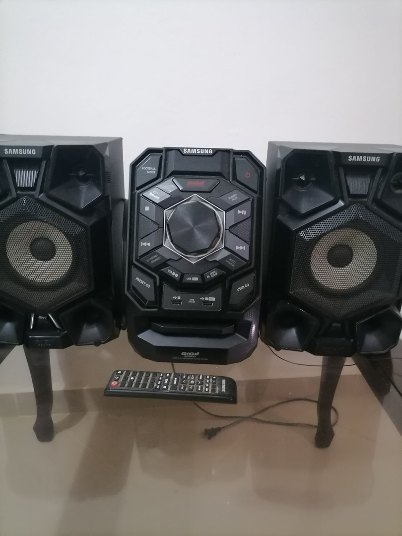 camaras y audio - Radio SAMSUNG GIGA 