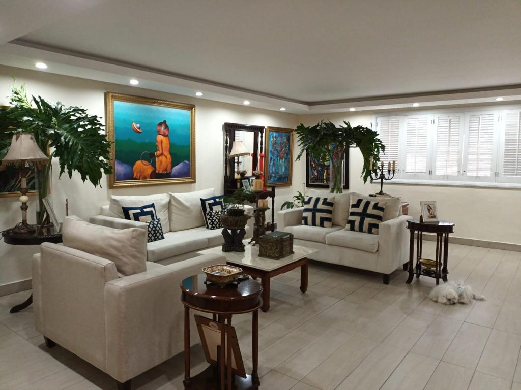apartamentos - Hermoso y amplio apartamento de tres habitaciones Zona de Serralles