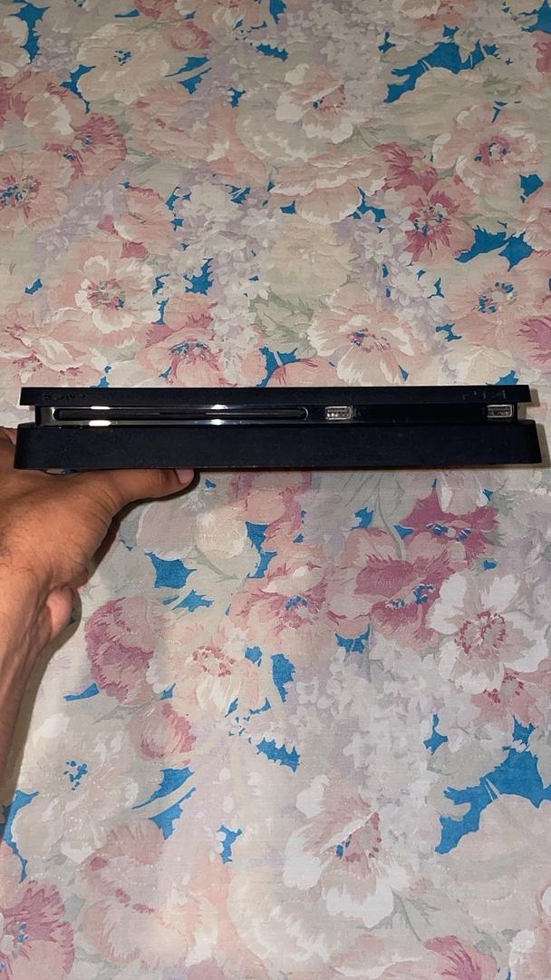 consolas y videojuegos - Ps4 con control  4