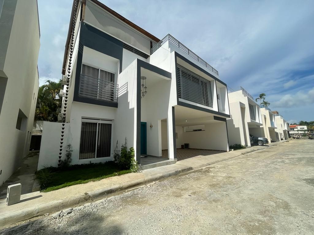 casas - Se vende casa en Arroyo Hondo III 8
