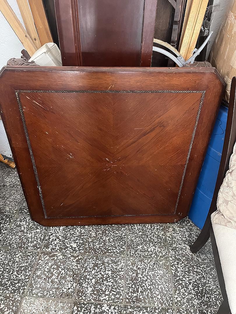 muebles y colchones - Set de 2 Mesas, 1 centro de sala y la otra mesa Parson. 
negociable  4