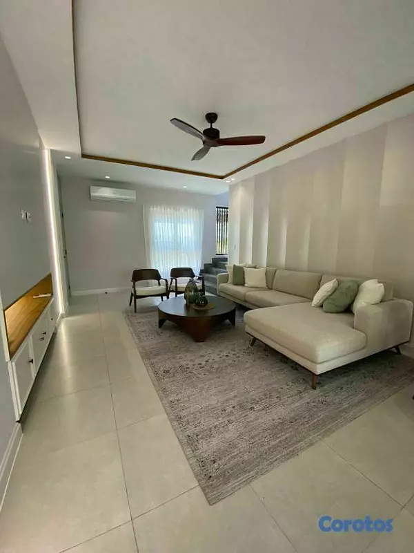 casas vacacionales y villas - Villa en venta en cap cana 7