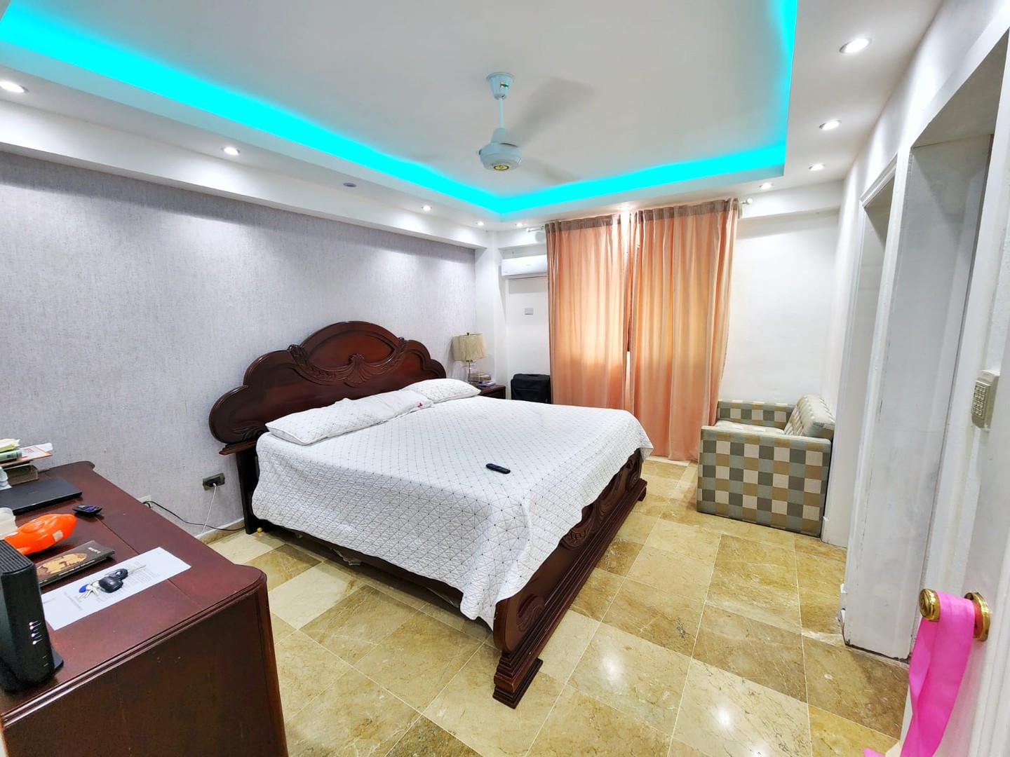 apartamentos - ¡¡Apartamento DE OPORTUNIDAD!! En Naco, Con terraza USD$265,000

- 227mt2. 9