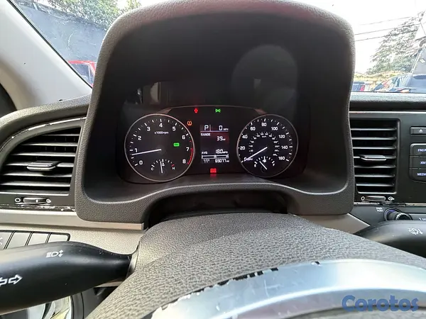 carros - 2017 Hyundai Elantra  11
