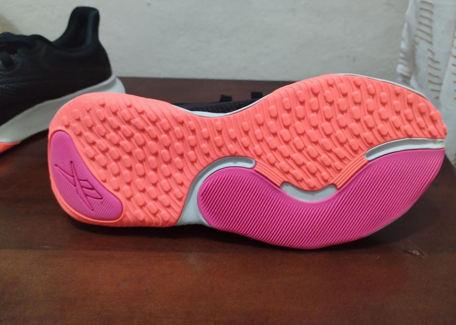 zapatos para mujer - Tenis Reebok size 5.5 Originales y nuevo  3