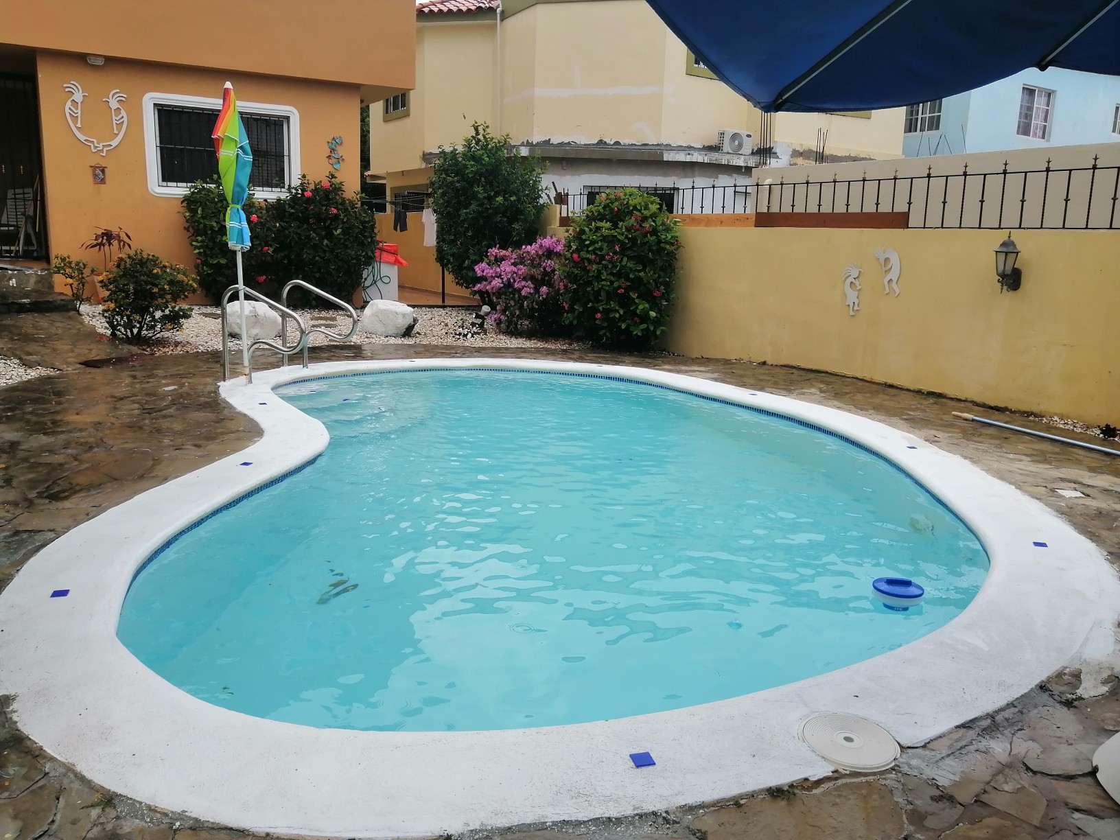 casas - Casa amplia amueblada con piscina en residencial tranquilo 5 minutos de la playa