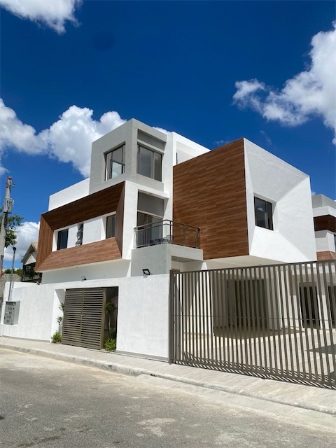 casas - Venta de casa en la autopista de san Isidro prado oriental proyecto cerrado  0