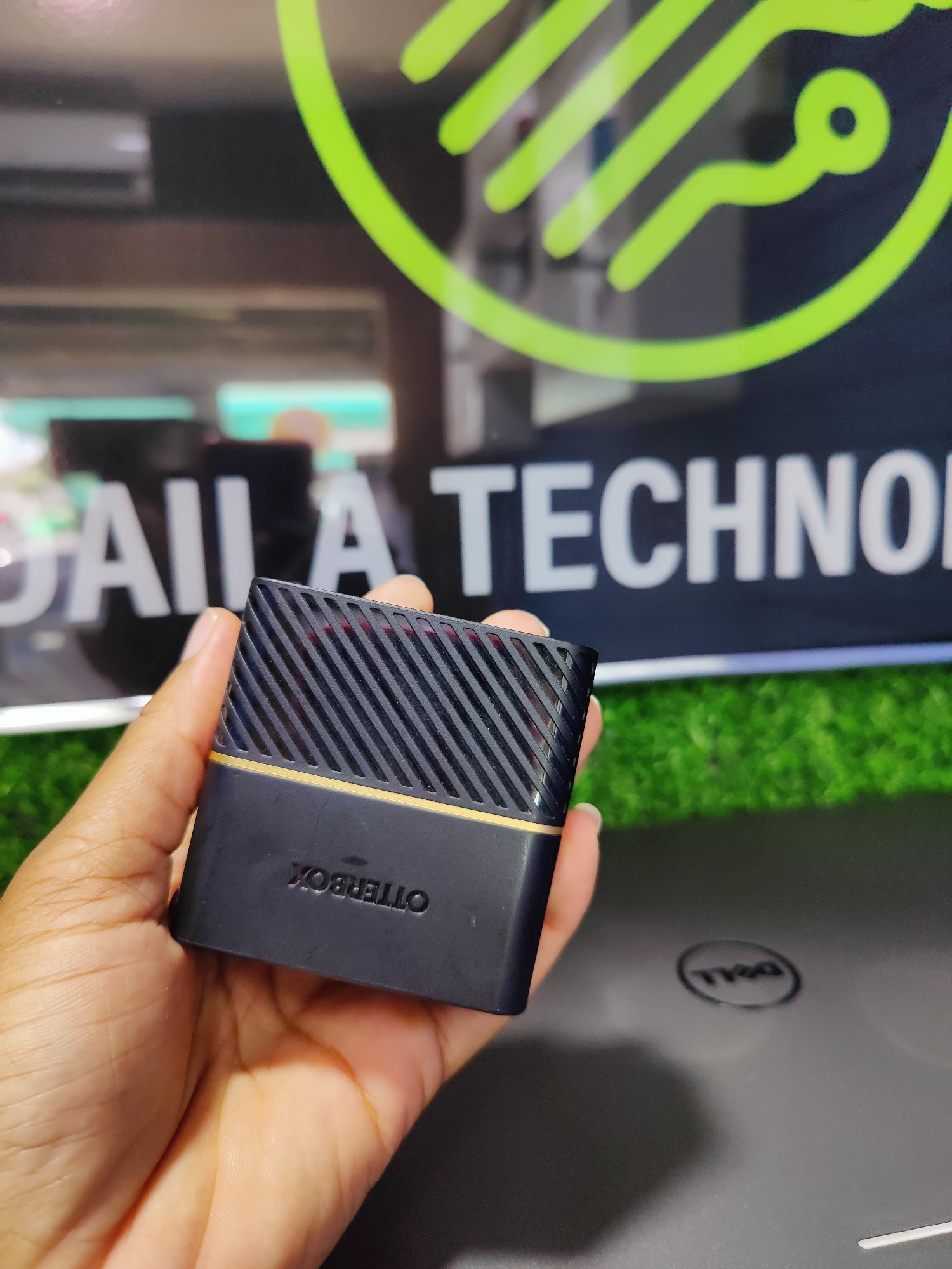 celulares y tabletas - Cabeza tipoc oterbox 4
