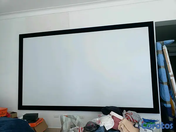 tv - pantalla de proyector    120 " pulgadas.  Grande.       3