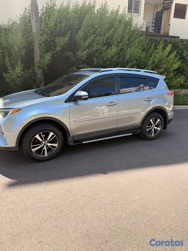 jeepetas y camionetas - Toyota rav4 2016 4x4 (AWD) 4