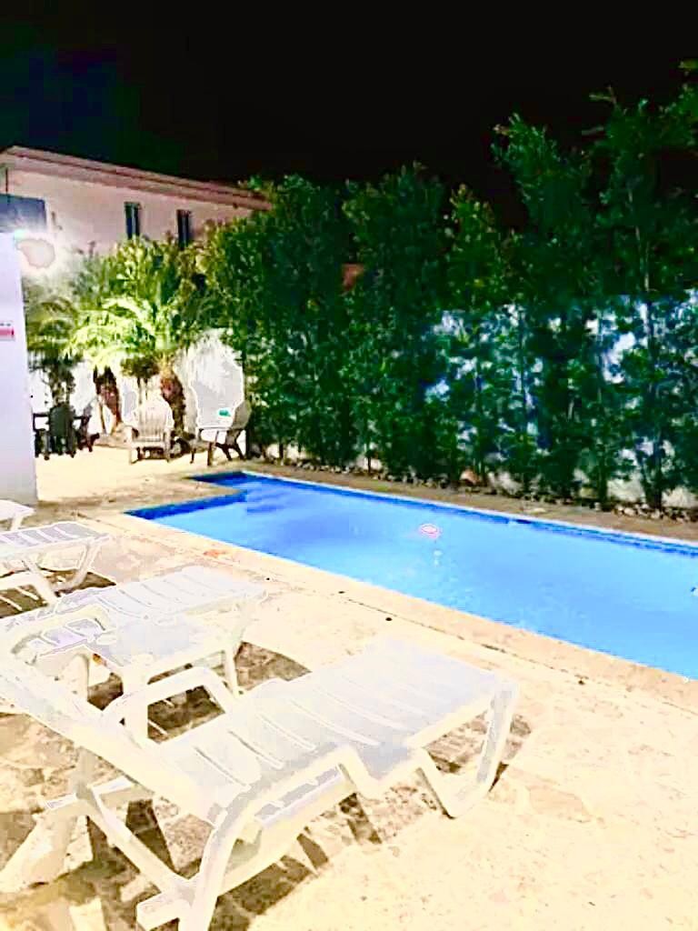 casas - Vivienda con Piscina en Residencial Privado, Llanos de Gurabo 1