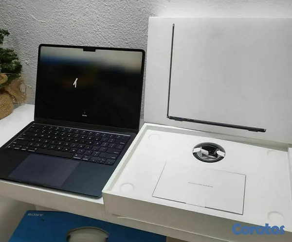 computadoras y laptops - Laptop Apple MacBook Air 13.6" 2024, M3, 8GB RAM, 256GB SSD, CPU 8, GPU 8, Nueva 2