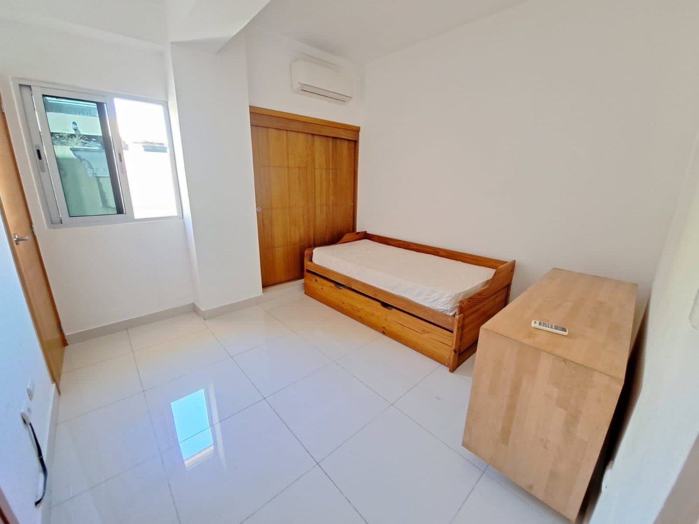 apartamentos - Apartamento en Venta con Línea Blanca
SERRALLÉS
USD 185,000.00
 6