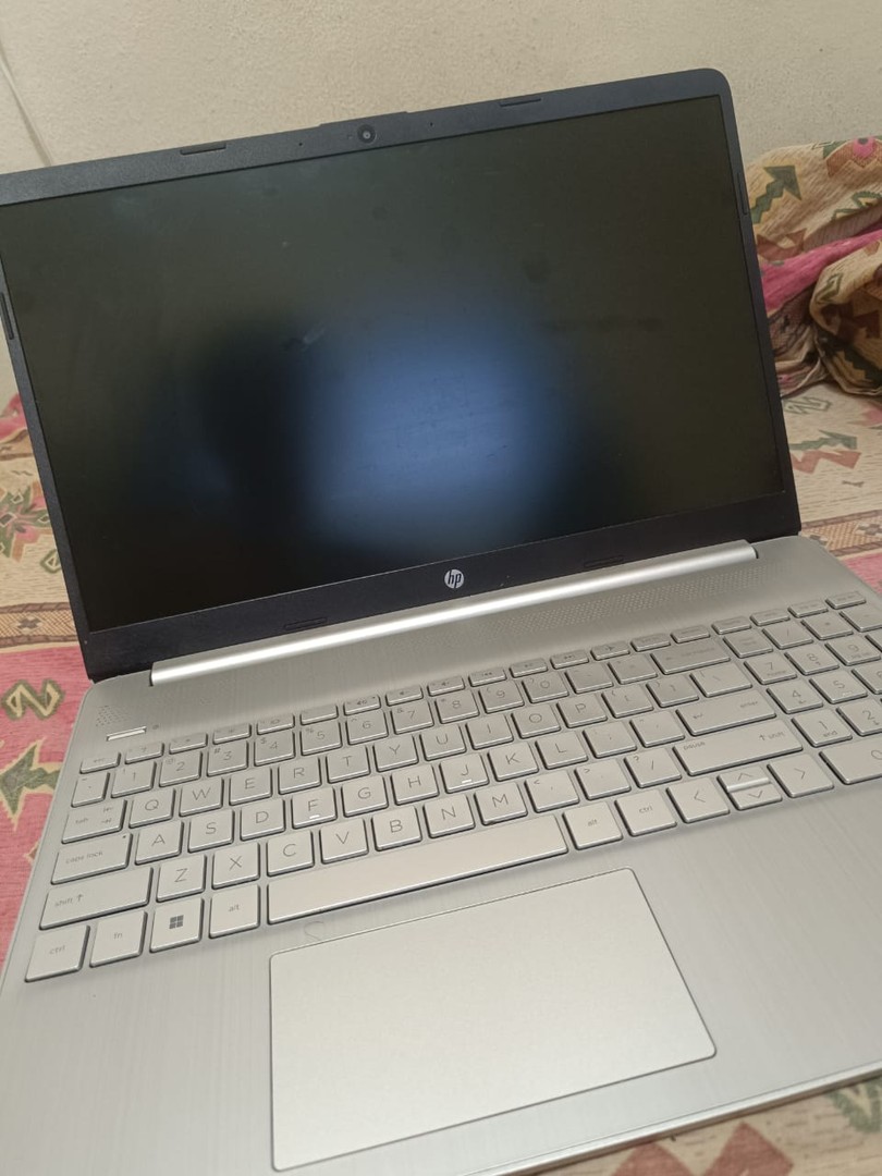 computadoras y laptops - LAPTOP HP 15-DY2791WM - 15.6" 