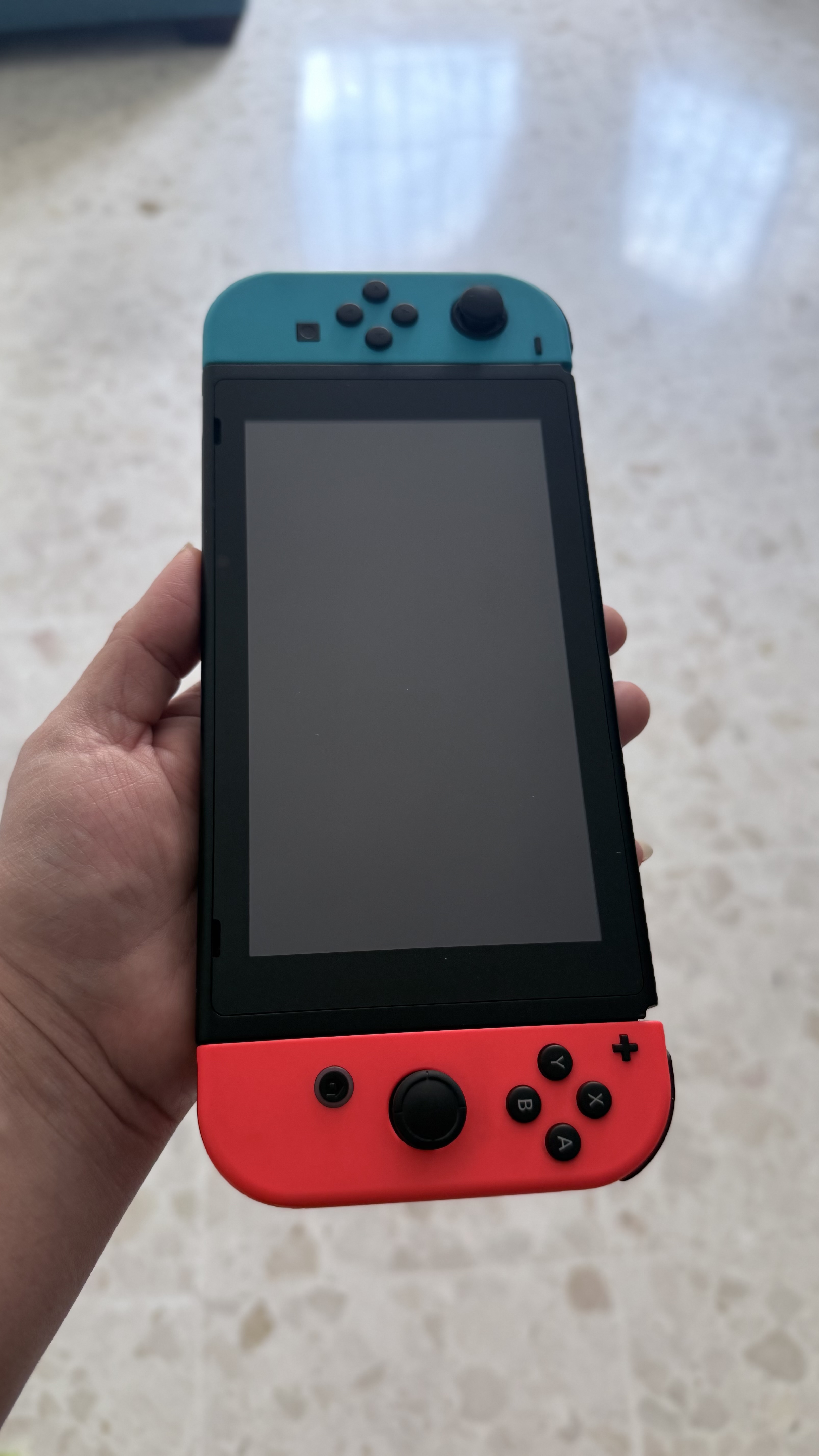 consolas y videojuegos - Vendo Nintendo Switch V2 Usada  2