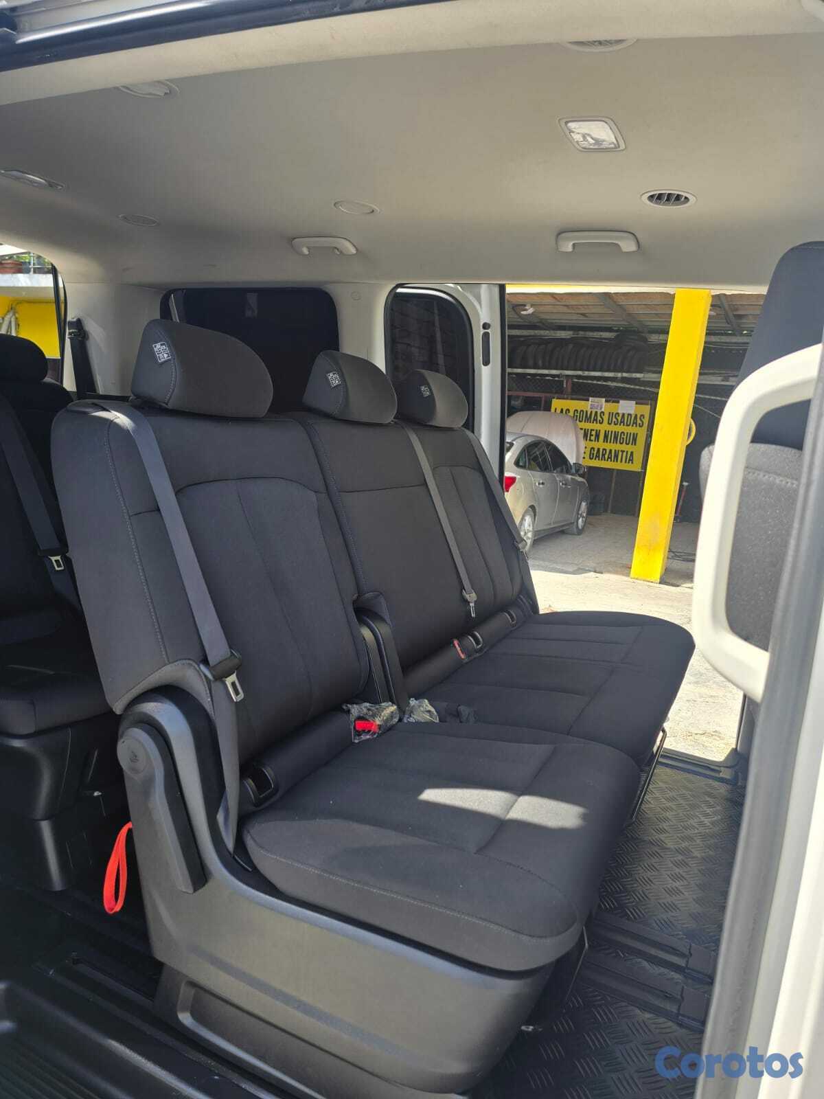 jeepetas y camionetas - HYUNDAI STARIA 2022 RECIEN IMPORTADA 2