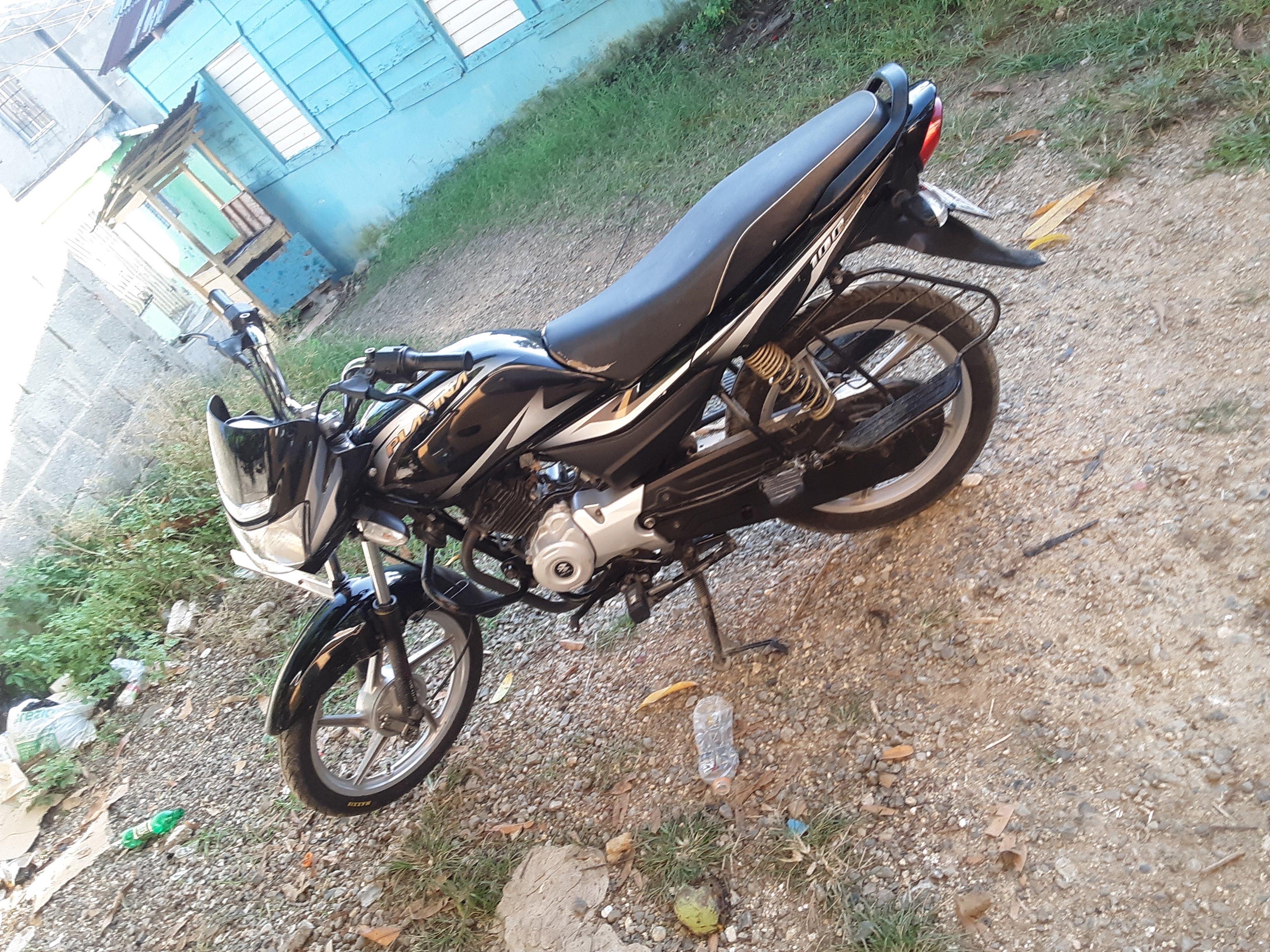 motores y pasolas - bajaj 100 platina 2023 todo al dia todos sus plasticos 