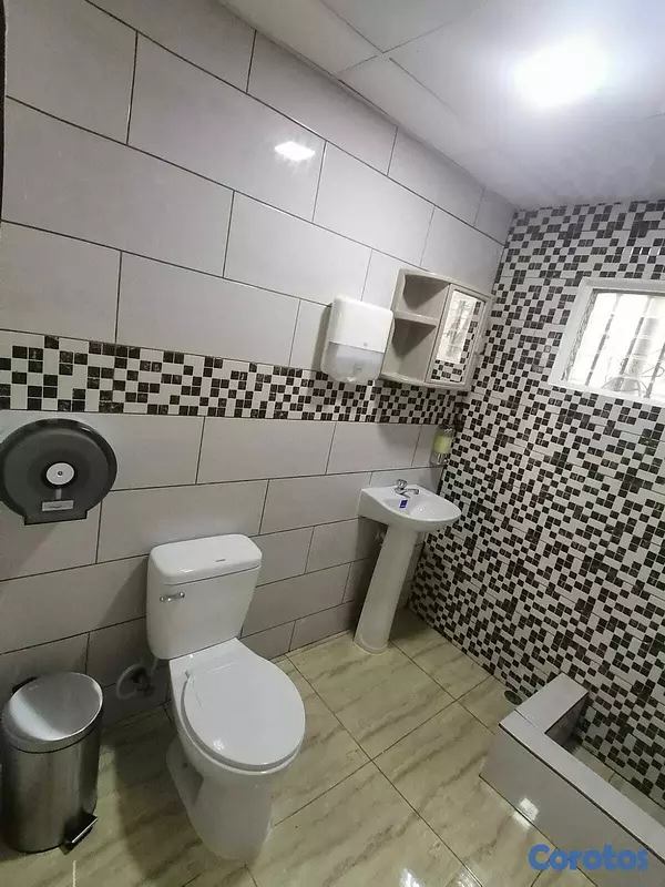 oficinas y locales comerciales - LOCAL EN VENTA 503 MTS , con dos Aptos atras 8.8mm 10