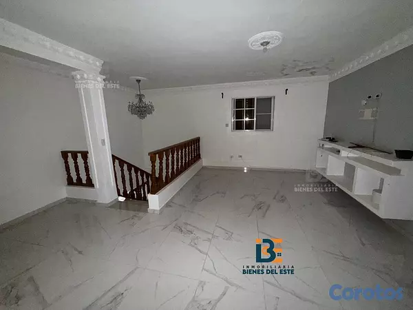casas - DE VENTA casa de dos niveles con (4) habitaciones  4