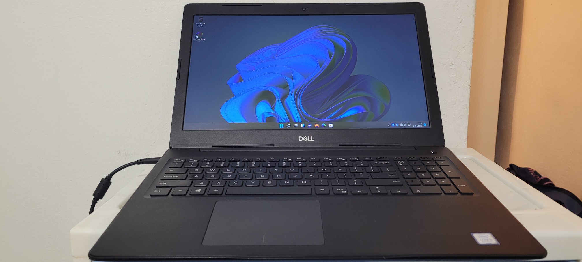 computadoras y laptops - Dell 3590 17 Pulg Core i7 8va Gen Ram 16gb Disco 512gb Doble Video Grafico 0