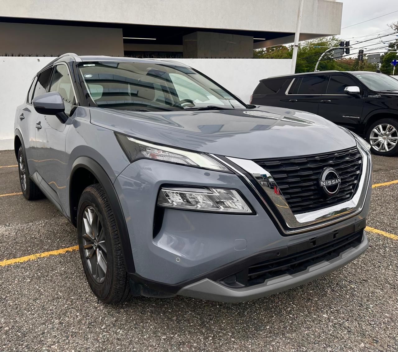jeepetas y camionetas - NISSAN XTRAIL 2023