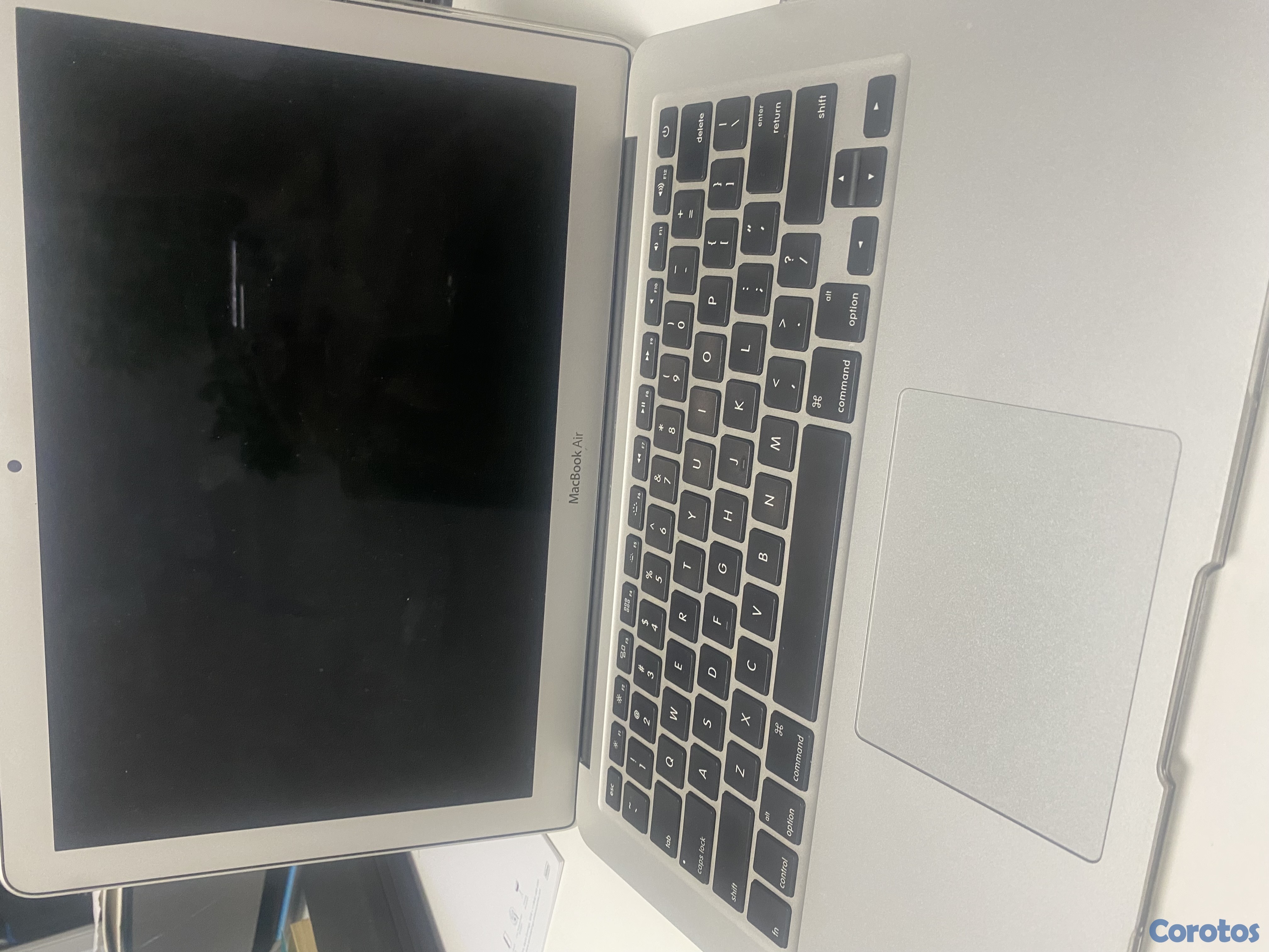 computadoras y laptops - vendo laptop MacBook Air 13 pulgadas 2017, memoria 8gb 1600 mhz DDR3 4