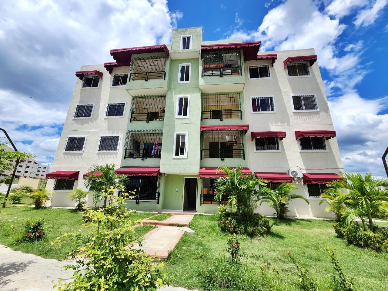 apartamentos - Apartamento en La Jacobo Majluta, Residencial Juan Rafael.
