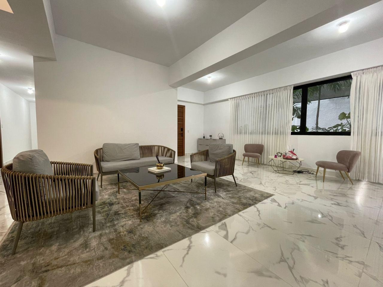 apartamentos - Apartamento en venta o alquiler amueblado (240mts2) 3 hab. en Los Cacicazgos 4