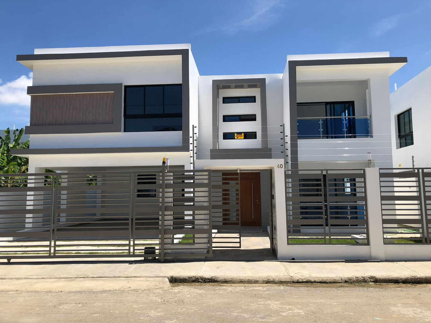 casas - Vendo lujosa casa de 4 habitaciones en Villa María