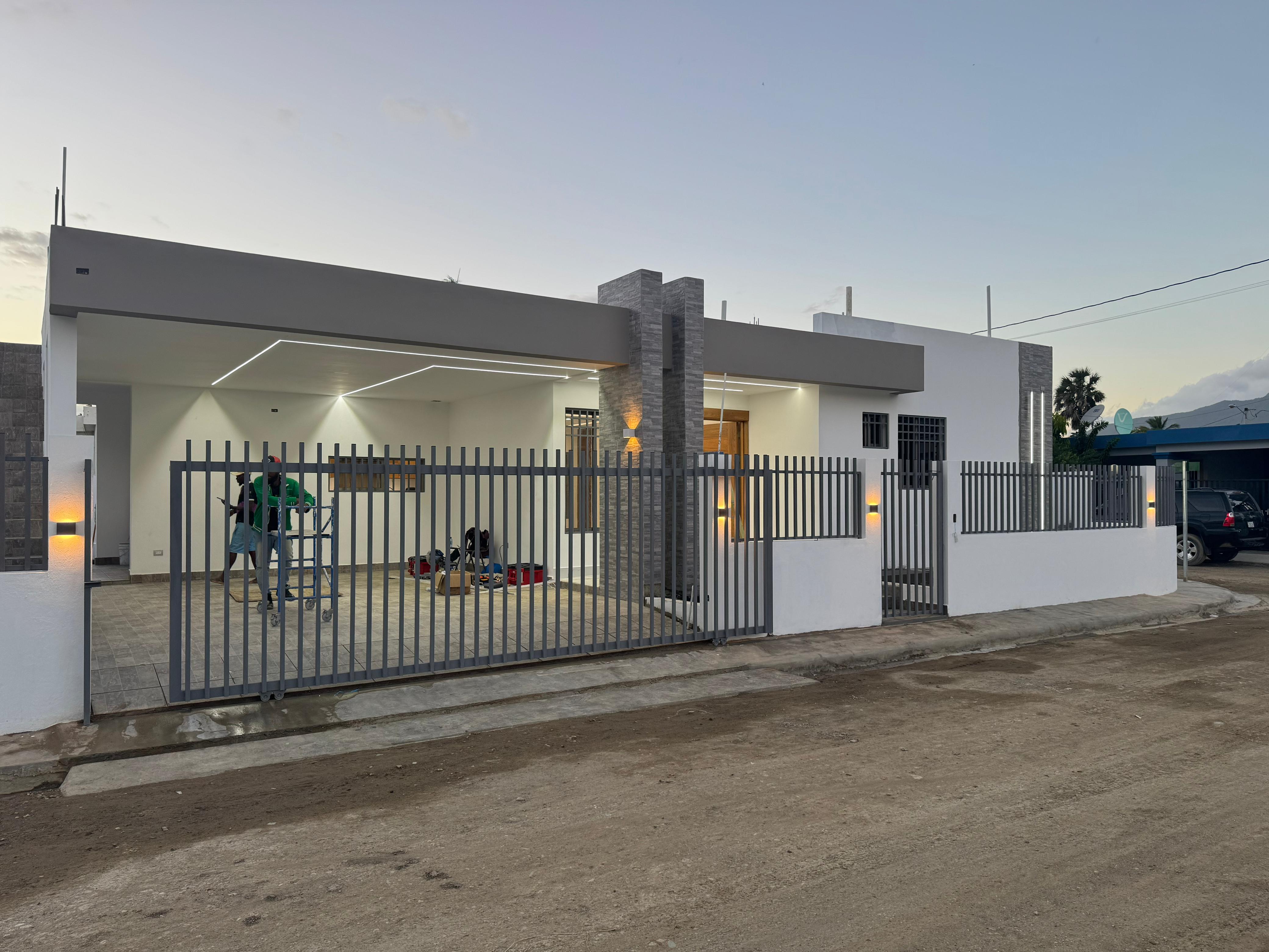 casas - CASA EN VENTA EN LOS TOCONES, SANTIAGO.