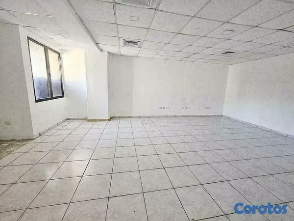 oficinas y locales comerciales - Oficina en alquiler en Evaristo Morales 3