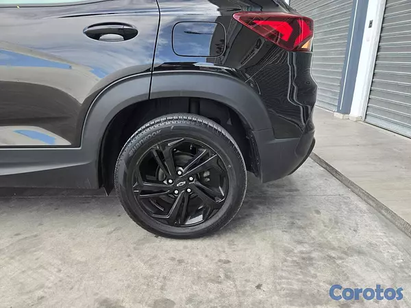 jeepetas y camionetas - CHEVROLET TRAILBLAZER 2022 NEGRO GASOLINA 9