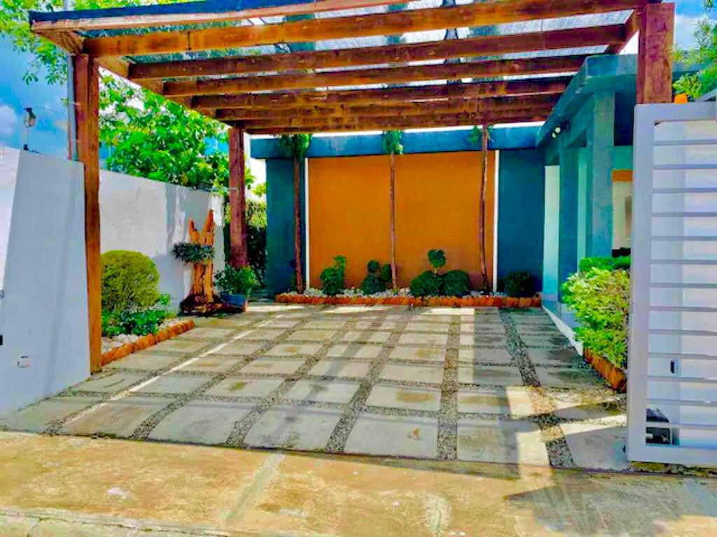 casas - Vivienda con Piscina en Residencial Privado, Llanos de Gurabo 3