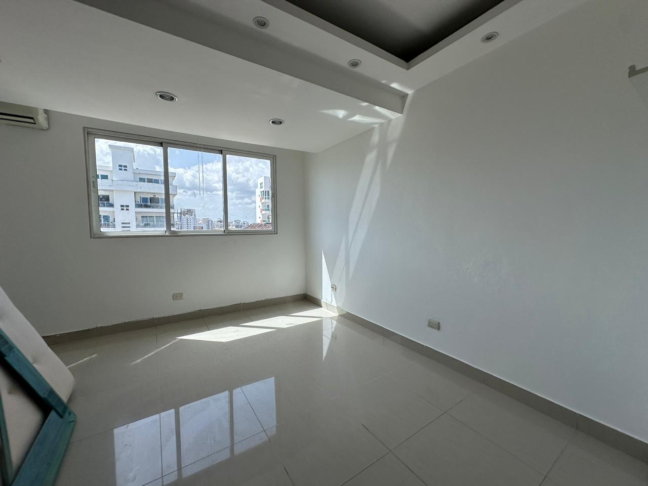 apartamentos - Alquiló piso 8 el vergel tres hab con baño dos par 4