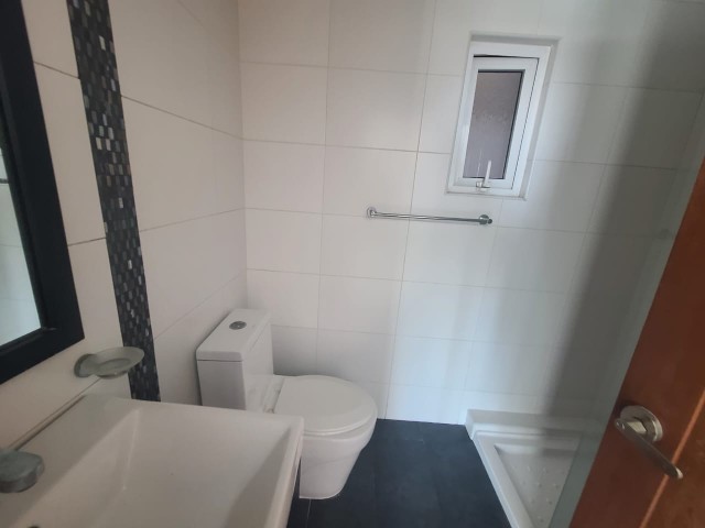 apartamentos - Alquilo Penthouse con línea blanca completa, vista al mar, 7mo Piso En Gazcue
 3