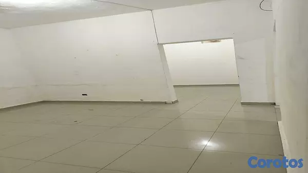 oficinas y locales comerciales - En Alquiler Local en la Julia primer  Nivel de 250m2 4