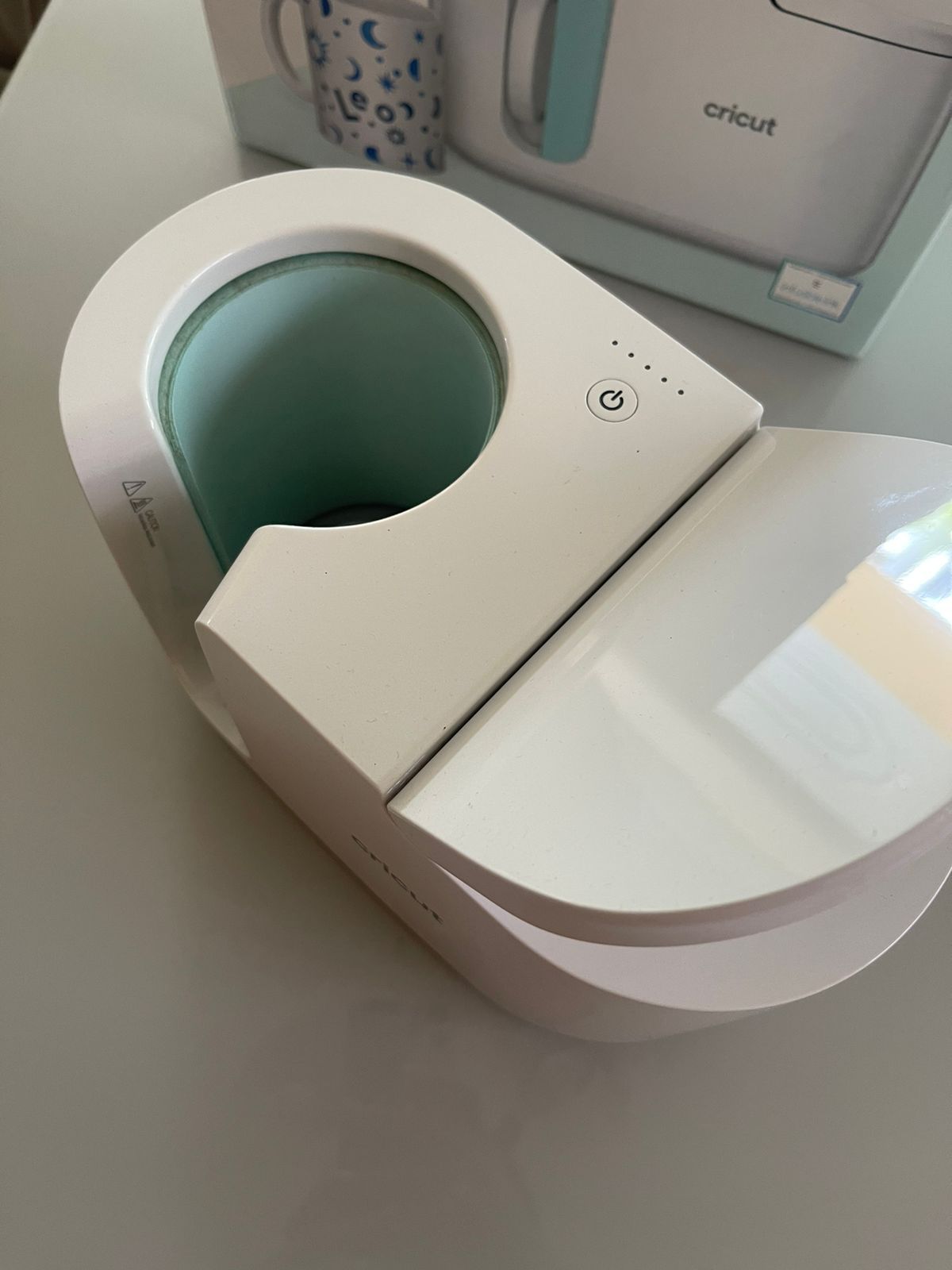 otros electronicos - Cricut prensa para tazas + 4 tazas en blanco  3