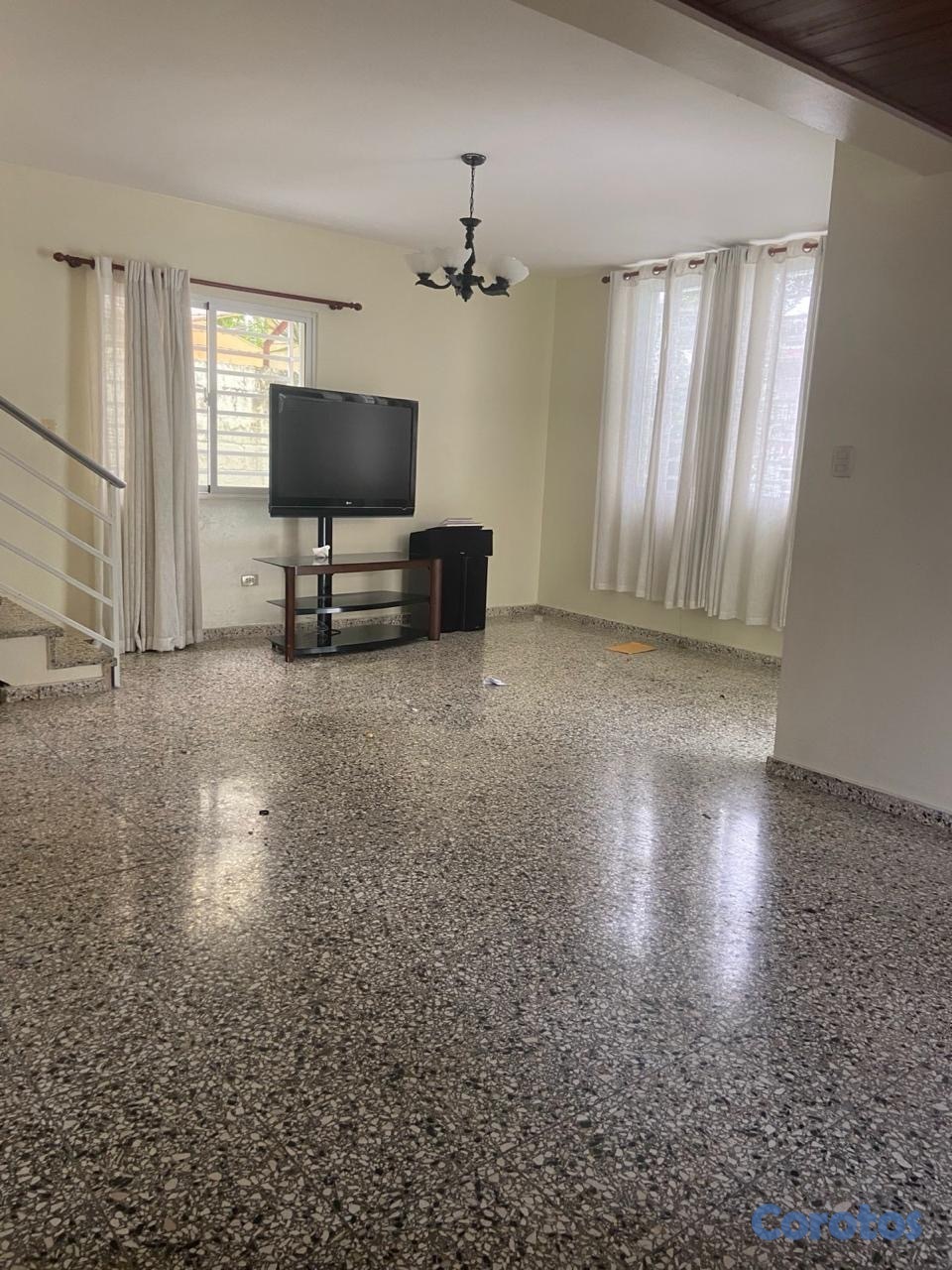 casas - ALQUILO CASA DE  2 NIVELES  KM 7 INDEPENDENCIA  SE 10