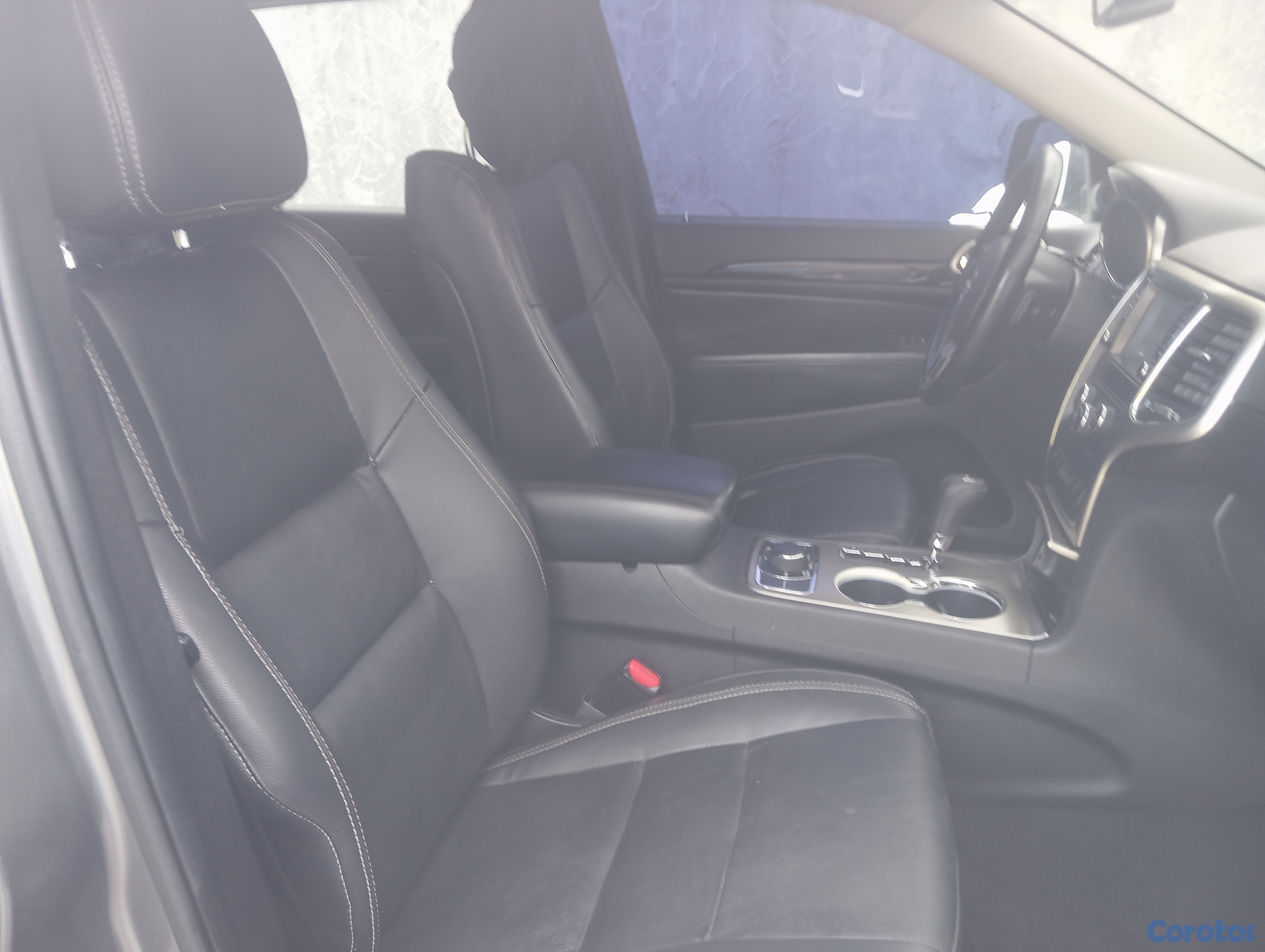 jeepetas y camionetas - Jeep Gran Cherokee 2012 en excelentes condiciones 5