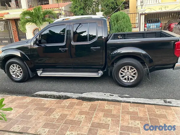 jeepetas y camionetas - Nissan Frontier SV 8